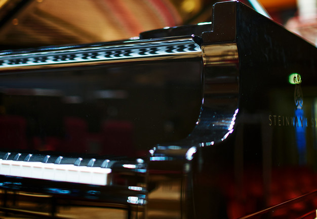 Piano i närbild. Fotografi.
