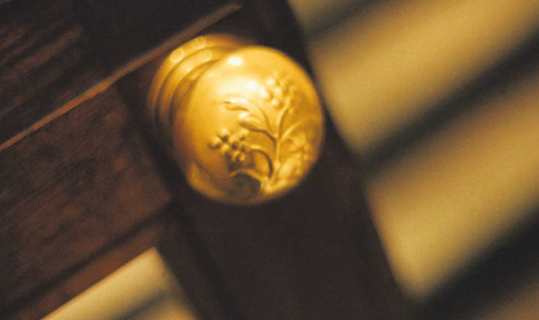 Doorhandle, detail from Konserthuset. Photo.