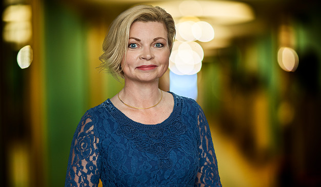 Blurry photo of the foyer on the forst balcony.