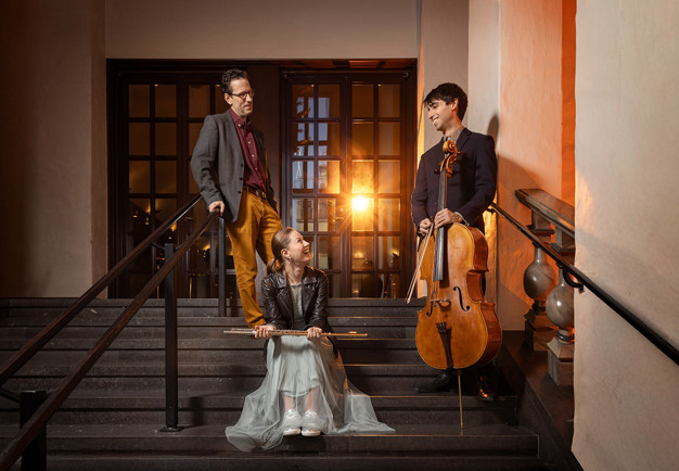 Musiker med instrument. Fotografi