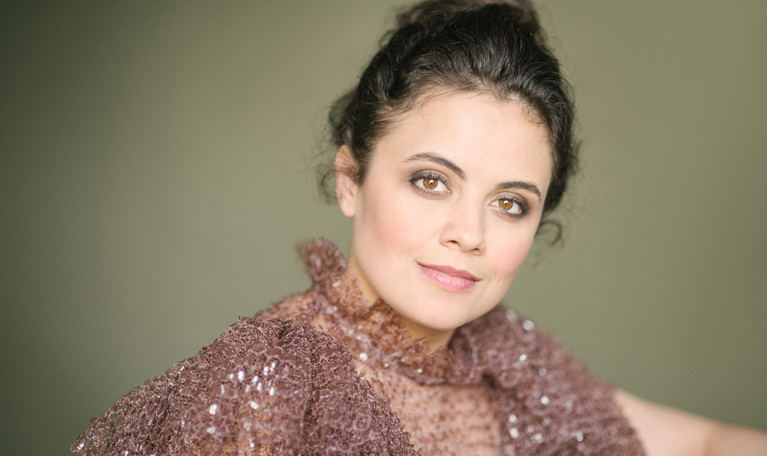 Närbild på kvinna. Fotografi.