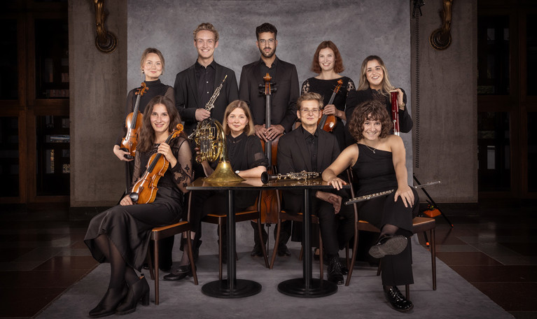 Photo of all the students, picture of av happy gang with instruments