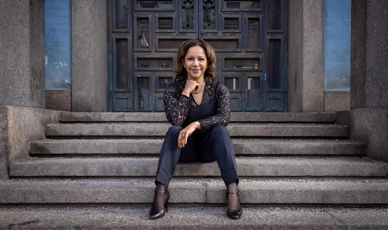 Close up on a woman. Photo.